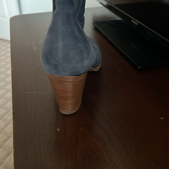 BLUE SUEDE MIDI BOOT!!! So cute with a skinny Jean or dress !  Worn maybe 5 x’s - Picture 5 of 6